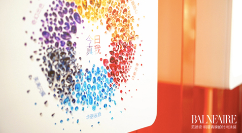 1818颗施华洛世奇打造水晶时尚泳装 范德安“繁星”泳衣奢华的新高度 