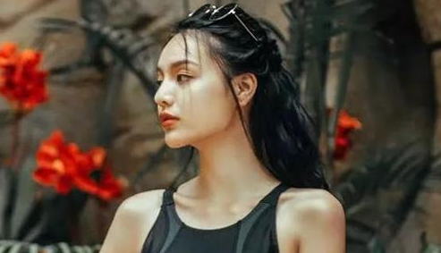 泳衣挑选攻略，你需要的显瘦、显高、显胸的泳衣全都有