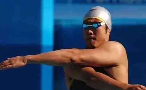 游泳前如何热身和放松，核心知识分享